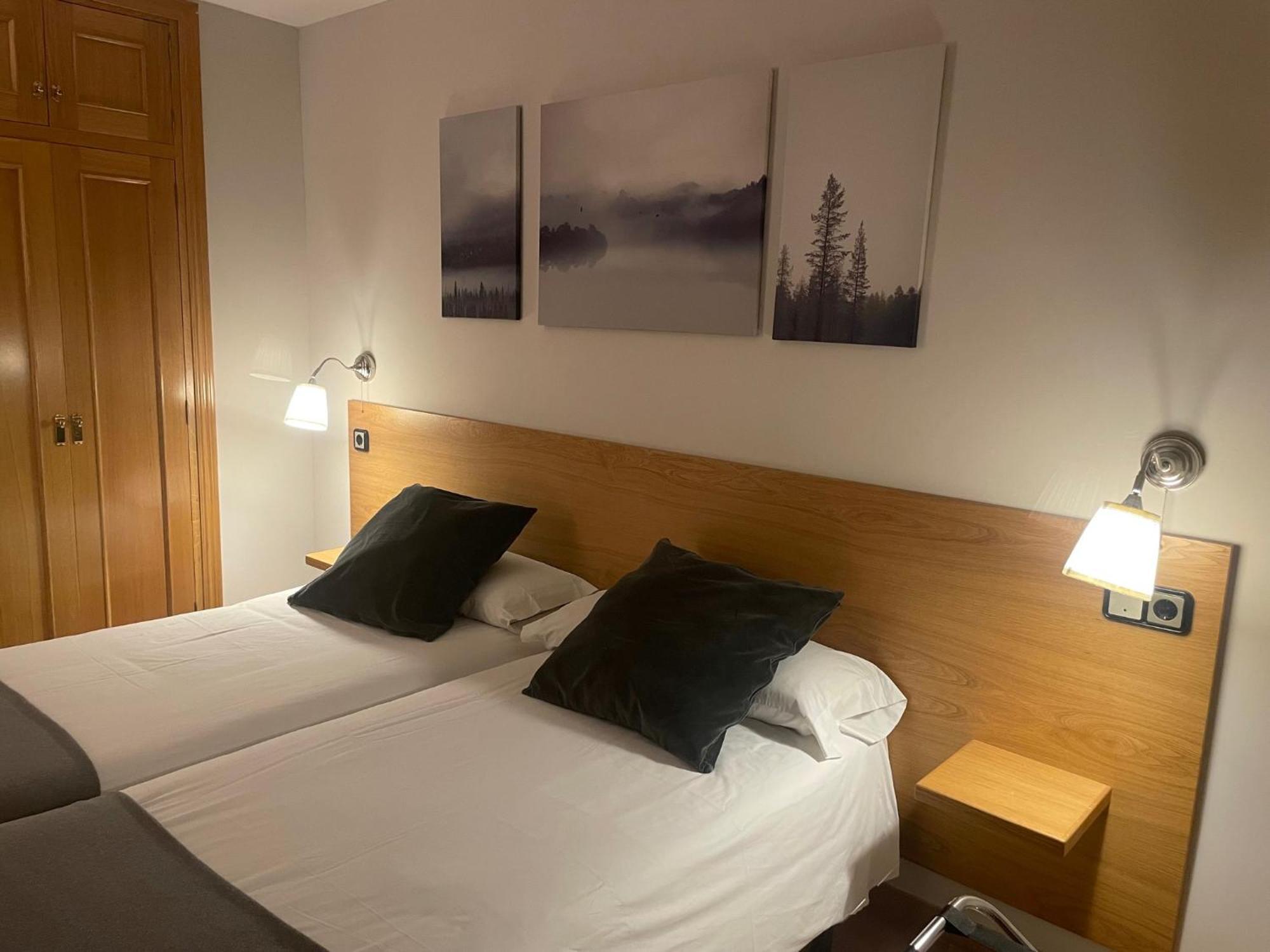 Aparthotel El Serch Andorra la Vella Exterior foto