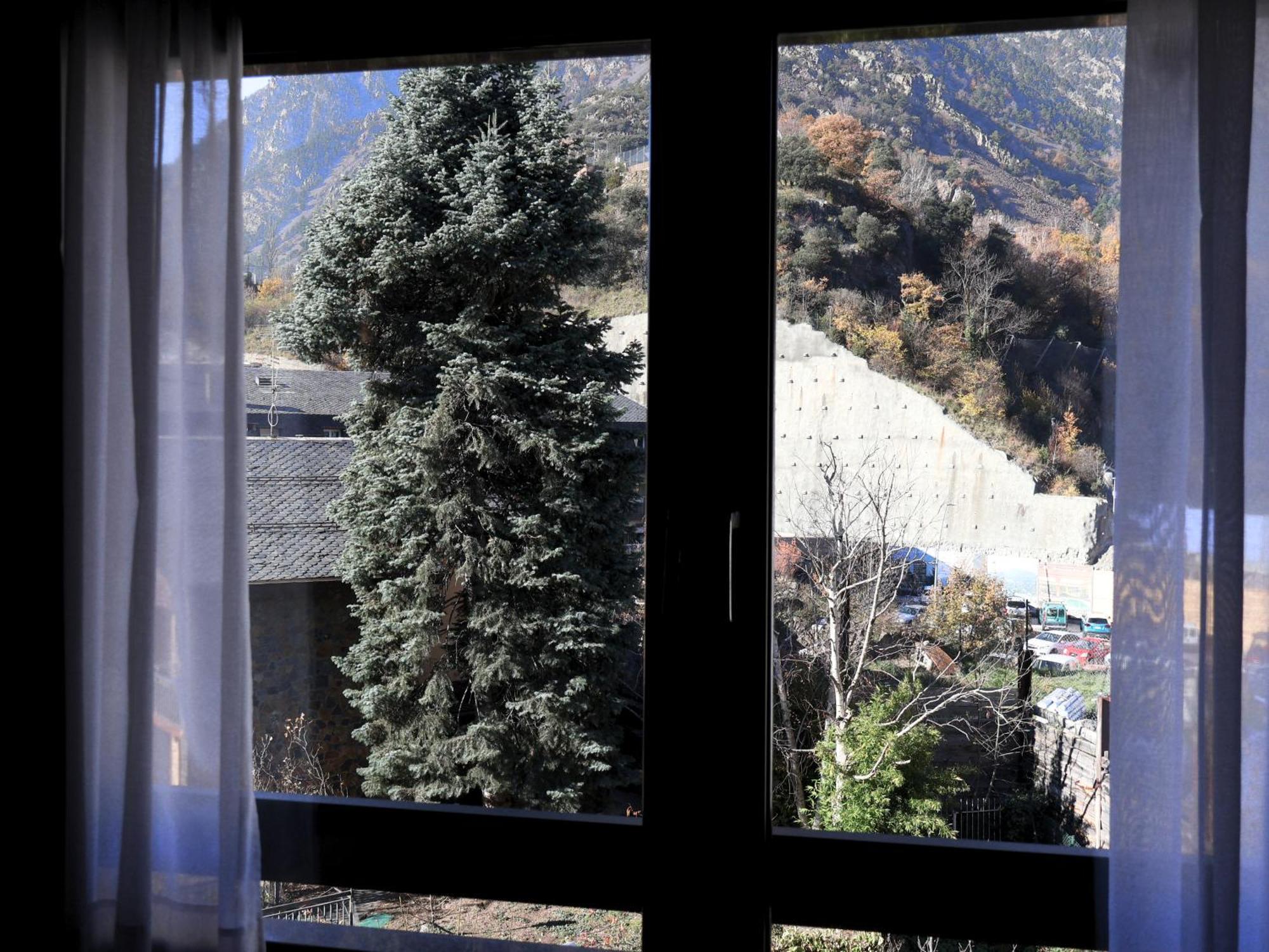 Aparthotel El Serch Andorra la Vella Exterior foto