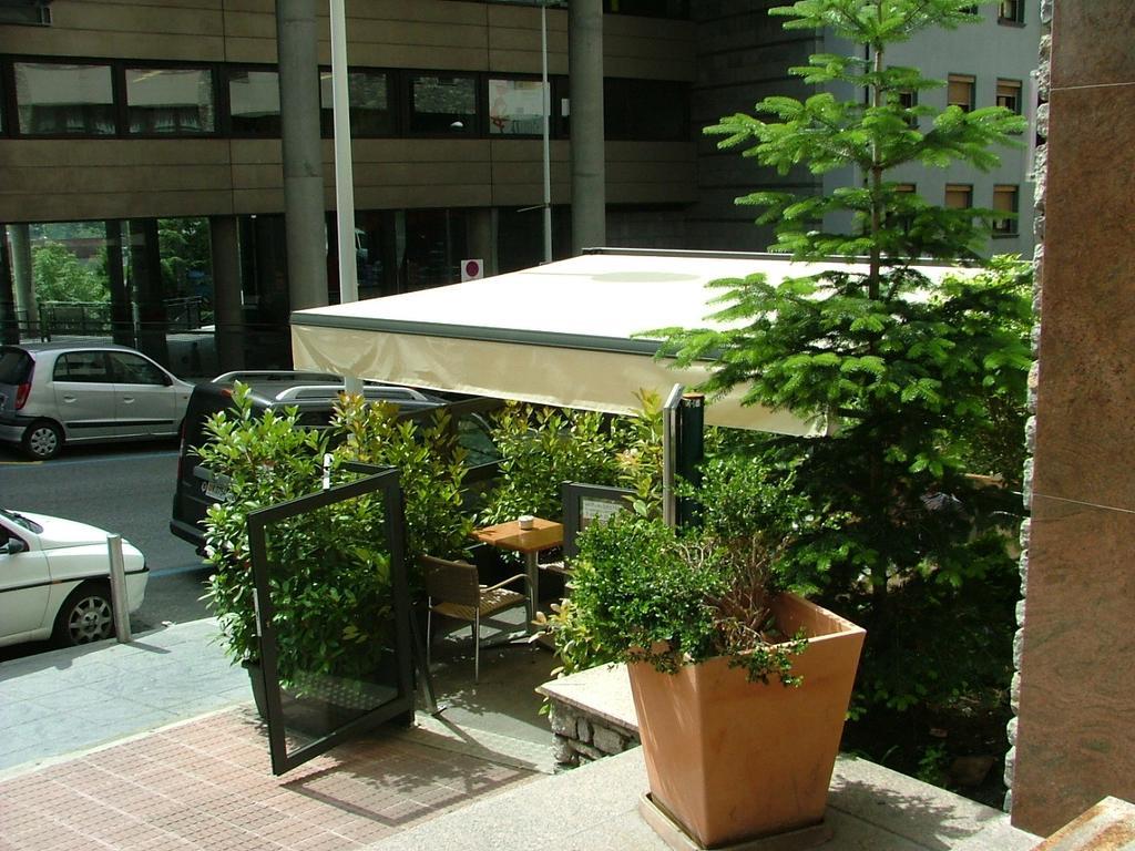 Aparthotel El Serch Andorra la Vella Exterior foto