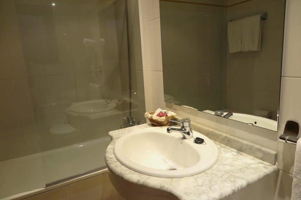 Aparthotel El Serch Andorra la Vella Exterior foto